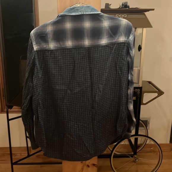 American eagle women’s flannel - Picture 2 of 3